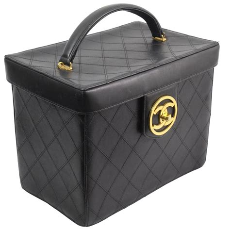 chanel vintage vanity case